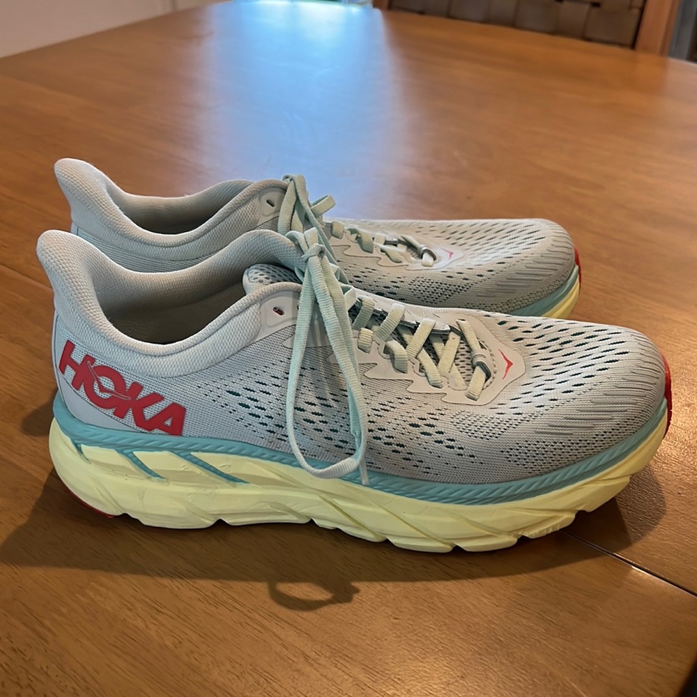 HOKA CLIFTON